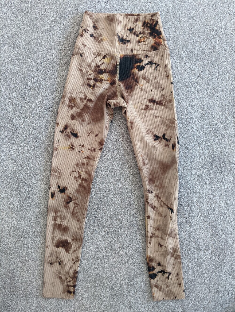 Beach Riot Tie-Dye High-Waist Leggings in Beige and Brown